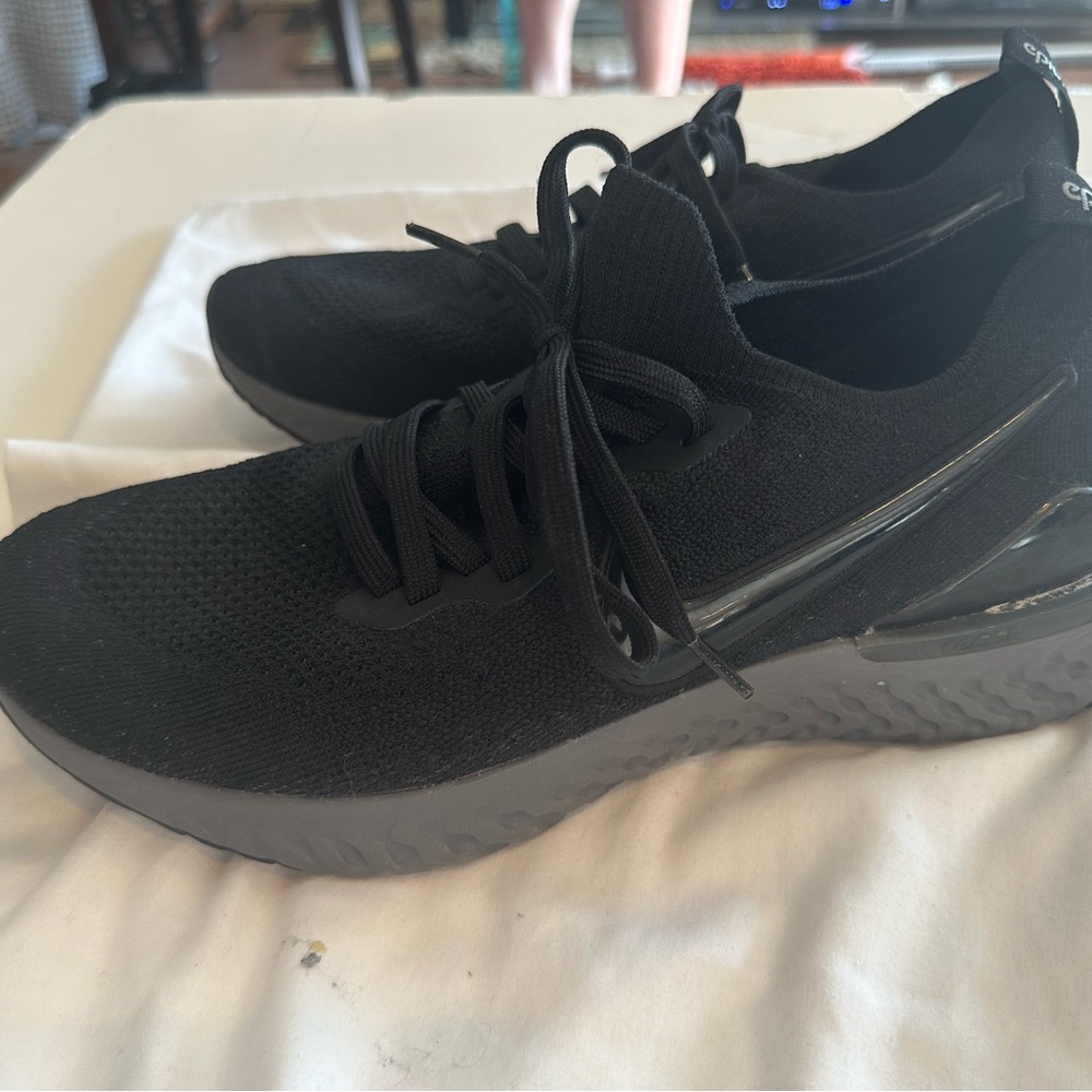 Nike epic react. Men’s running shoes - size 10. Lightly used.
